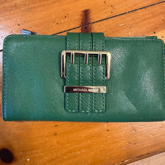 NWT Michael Kors Green Leather Continental Top Zipper Wallet - Picture 1 of 15